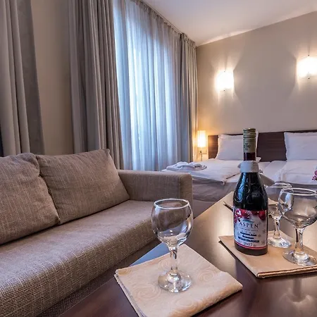 Aspen מלון דירות בנסקו